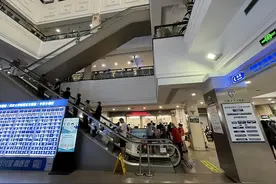 上海市东方医院门急诊人数今日突破万人图片