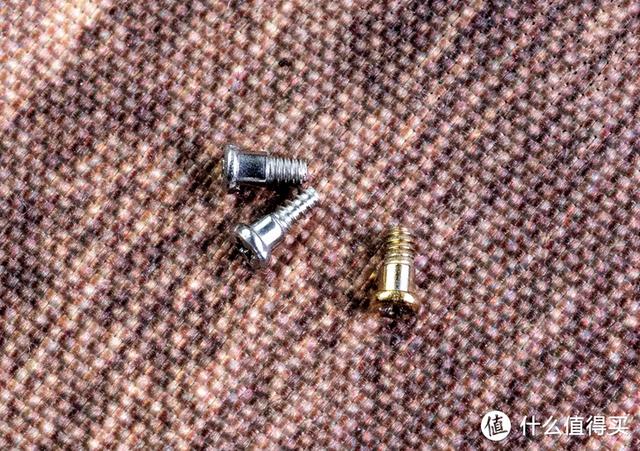 穿越四个十年的拆解对比：卡西欧5600小方块迭代史