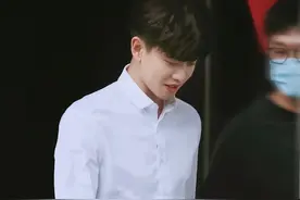 续写十年，他从来没想过，自己的儿子会天生一副恋爱脑图片