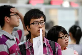 毕业后想“留校任教”的大学生，要打好“提前量”，尤其是师范生图片