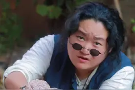 传统古法取土蜂蜜的全过程，哥哥养蜂快十年了，天天在山上跑来跑去，能陪我拍视频的时间比较少，如果你们喜欢以后多分享他的日常。#乡村守护人视频封面