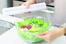 想不到保鲜膜还能这样用，简直是太方便了图片