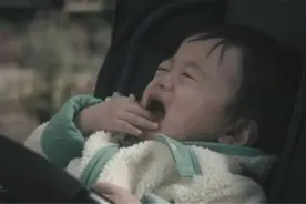 宝宝见到“某人”突然大哭？长辈或许不懂，但父母要心中有数图片