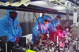 “出国学习的目的，就是要学到本领，建设祖国”——记长春光机所微纳光子学与材料国际实验室主任李炜图片