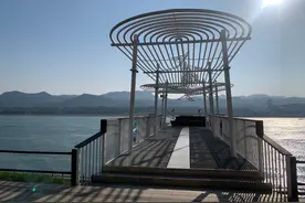 宜昌：油库码头变身江豚观赏点 加油站成了江豚文化网红打卡点图片
