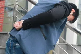 老话常说“老泄残精，人穷寿尽”到底是啥意思？年过五十把好关图片