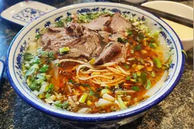 一碗全国人民都爱的牛肉面是什么样子的？图片