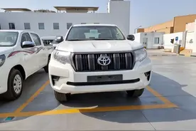 2022款丰田霸道2700，刚毅俊朗的外观，性价比王者图片