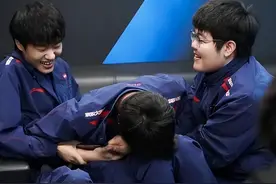 这才是顶级教练！JDG教练公开左手说明书，称队里不会有人责怪他图片