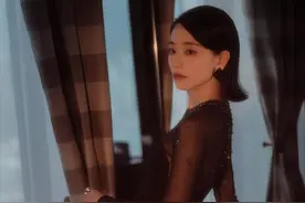 香港这一夜，吴千语露香肩，刘雅瑟黑丝露背，都不及59岁的刘嘉玲图片