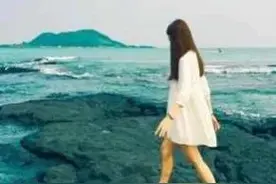 喝醉的她，一觉醒来，发现把从小玩到大的邻家哥哥给睡了图片