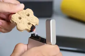 小米有品上新打火机，满电可打百次火，温度高达1700℃图片