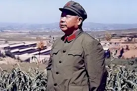 李先念视察红安，交给区委书记30银元：一定要照顾好陈锡联的母亲图片