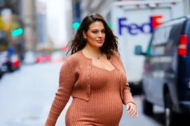 全球身价最高的大码模特：高177重180斤，没有赘肉，曲线凹凸有致图片