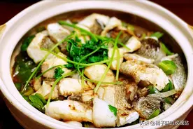 零难度超好吃的家常菜：焗海鲈鱼，豆角炒肉，蘑菇炒肉片，巨下饭图片