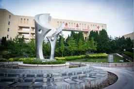 青岛二中：选择青岛二中，来一场“双向奔赴”图片