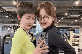她和郭冬临传过绯闻，24岁嫁给圈外富商，如今48岁却美如少女图片