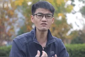郁豹豹正面回应决裂原因，母亲催洗漱他接受不了，磕仨头留言出走图片