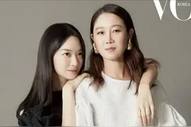 10月新娘孔晓振与好友申敏儿亮相《VOGUE》，黑白配姐妹情深图片