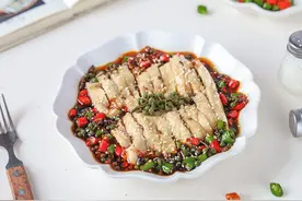 藤椒鸡这么做清香麻辣，爽口开胃，比口水鸡还好吃！图片