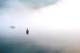 阅历丰富的人才知道，年轻时的选择，需要“年老之后”来承担代价图片