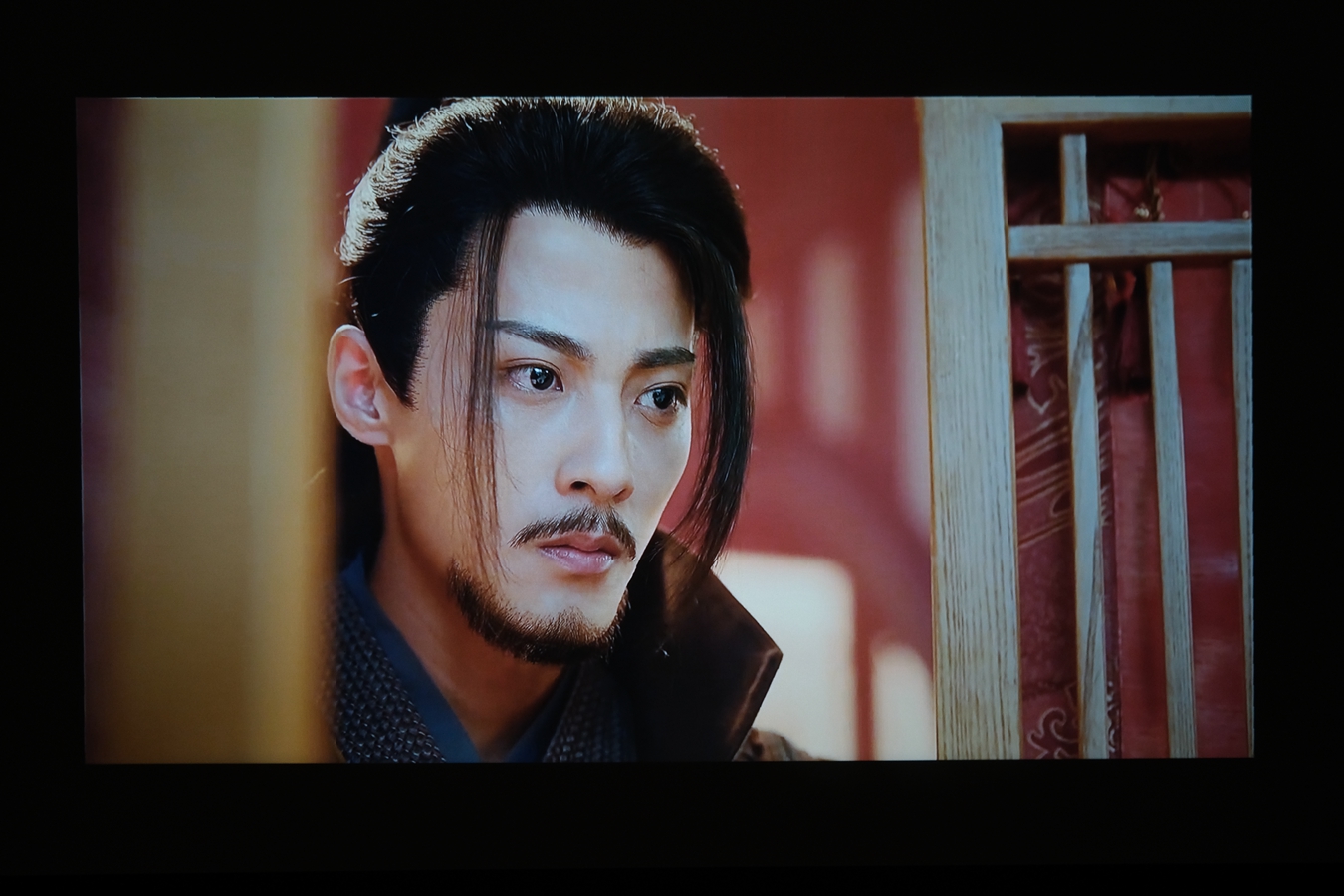 拒绝亮度虚标，还原真实色彩，光元素A1投影仪初体验