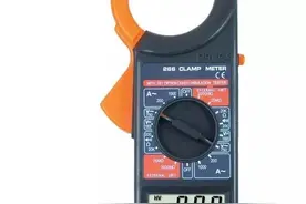 钳形万用表使用方法，如何测量电压、电流、电阻？图片