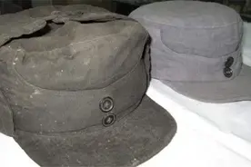 八路军帽子上的“两粒扣”，究竟有什么用？看完就知道有多高明了图片