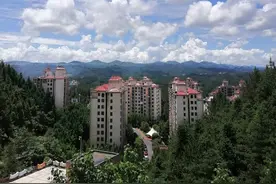 中国“神奇”的山村：村民500人，游客30万，堵车也要来避暑图片