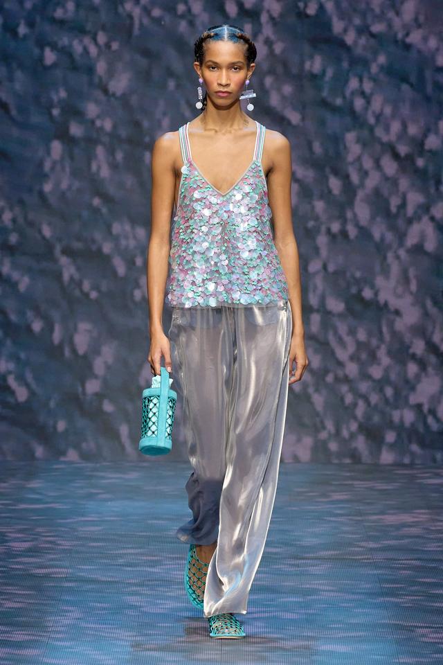 ������Armani2023����ϵ�н���������������Ϊ�������