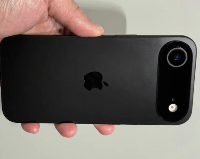大屏幕加极致轻薄，iPhone新机提前曝光