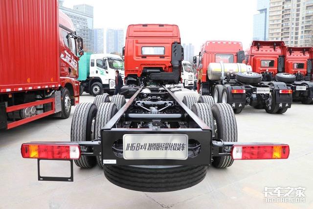 底盘自重仅8.9吨，五星级驾驶室，解放JH6载货车舒适性再升级！