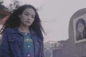 2000年舒淇拍灵异片时，镜头前突现怪异一幕，导演立刻拜祭道歉..图片