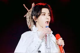 快男扎堆去海南，张杰华晨宇开唱魏晨办婚礼刷存在，事业差距明显图片