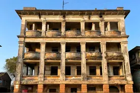 广东这个小城竟藏着一座“鬼楼”？有110多年历史，成网红打卡地图片