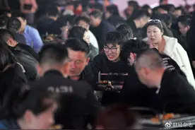 去淄博，见证烧烤的奇迹图片