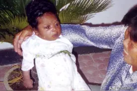 2000年上海阿婆捡回黑人弃婴，被子女骗走150万，唯黑人不离不弃图片