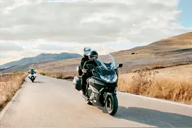 盘点9款进口旅行巡航版摩托机车，每一辆都能载你划破地平线图片