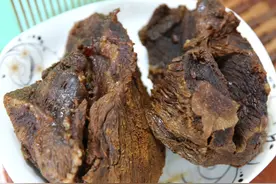 68元一斤的牛肉中吃出纸片，啥情况？30元一斤的“卤牛肉”是啥肉图片