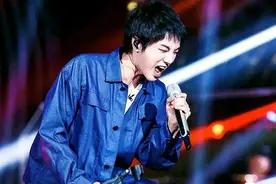 “天王接班人”华晨宇，唱歌为什么不火？郑钧的评价太精髓了图片