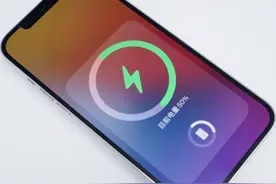 你还敢把手机充满吗？好多人不懂怎么给手机充电！只会加速报废！图片