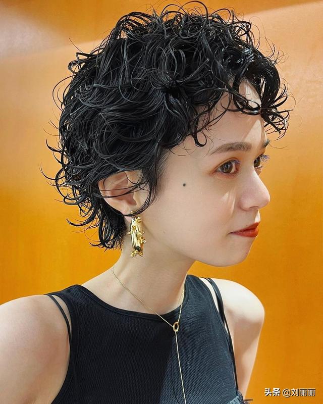 大脸圆脸的发型推荐#慵懒风烫发(脸胖适合什么发型女生) - 冷求网