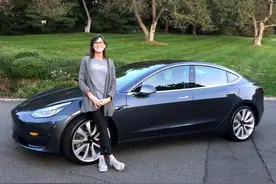 马斯克背后的女人：58岁才创业，重仓特斯拉封神，5年年化超40%图片