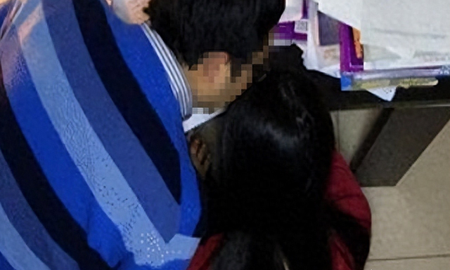74岁男子强奸12岁少女，女子：你别这样太疼了！要是妈妈问怎么办