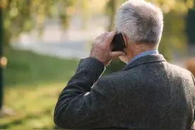 64岁大爷经验之谈：丧偶男人想再婚不难，只需对女人做到这三点图片