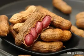 做水煮花生，最忌直接用水煮，教你正确做法，花生咸香入味不夹生图片