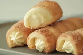 香脆爆浆，奶香超浓的奶油号角教程来啦，一口就把你的心“甜”满图片