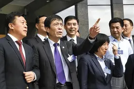 再见杜兆才陈戌源，53岁范志毅赴任足球推广大使，大将军宝刀未老图片