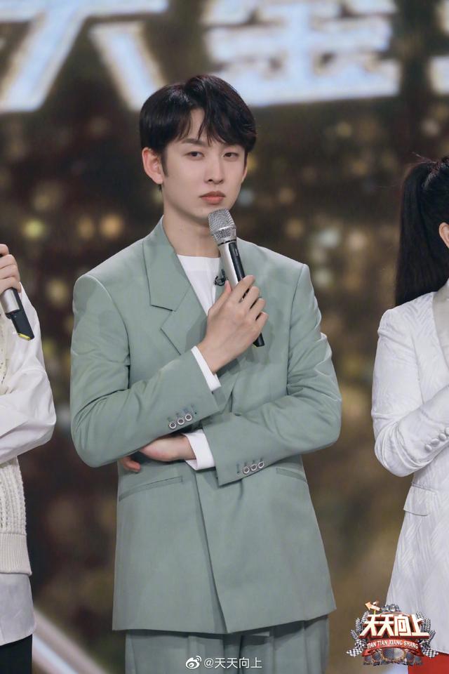 向上》常驻嘉宾,齐思钧被力捧,3位新人潜力大(天天向上主持人名单表)