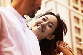 异性相处，女人称呼你为大叔，一般都是这几个意思图片